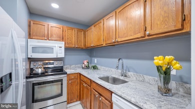 13119 Wonderland Way unit 2, Germantown, MD 20874 - photo 7