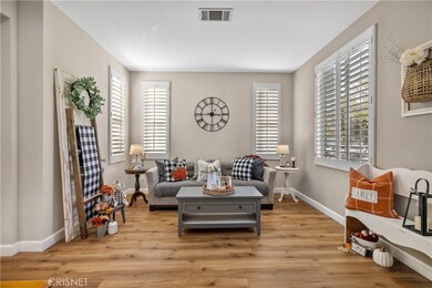 23214 Brooke Ln, Valencia, CA 91355 - photo 5