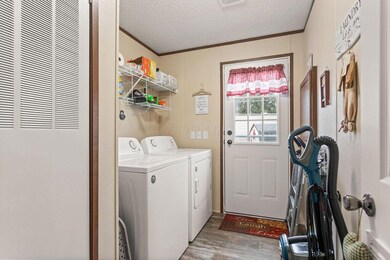 166 Villa Dr, Circleville, OH 43113 - photo 7