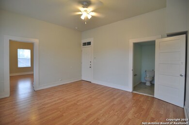 712 Marshall St unit B, San Antonio, TX 78212 - photo 4