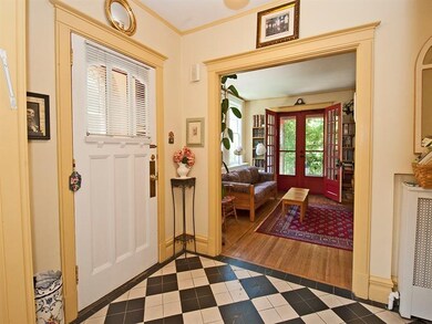 Quaint Entry Way
