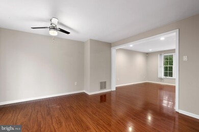19 Woodbench Ct, Reisterstown, MD 21136 - photo 6