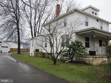 629 Kenilworth Ave, Lansdale, PA 19446 - photo 2