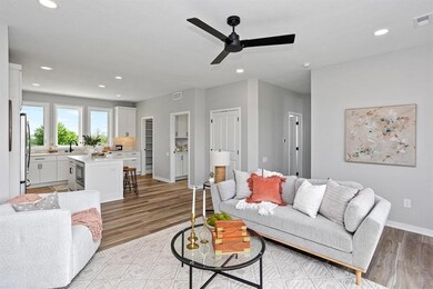 2732 Fleur Dr unit 20, Des Moines, IA 50321 - photo 7