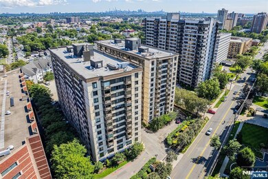 World Plaza North unit 3C, Hackensack, NJ 07601 - photo 3