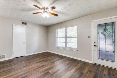 1508 Nichols St, Ennis, TX 75119 - photo 4