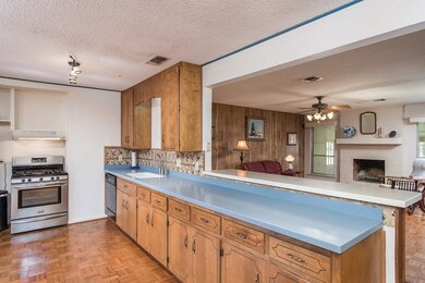 113 Frederick Rd, Fredericksburg, TX 78624 - photo 5