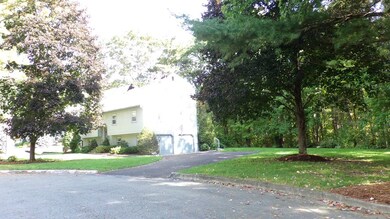 26 Lancelot Ln, North Easton, MA 02356 - photo 2