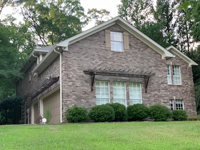 422 Dickerson Ln, Columbus, MS 39705 - photo 2