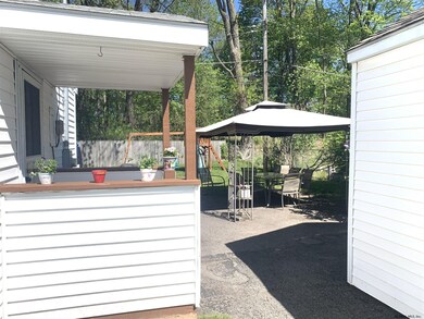 47 Vics Ct, Albany, NY 12205 - photo 3