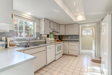 Kitchen (2)