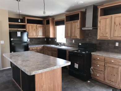 587 W National Ave, Winnemucca, NV 89445 - photo 7