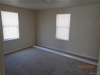  Large Bed room