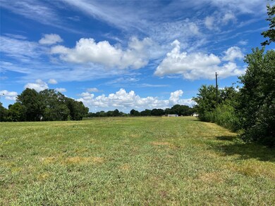 This 2.62-acre tract sits in Brazoria County, is zoned to Pearland ISD, and offers loads of potential for you to develop whatever suits your fancy.