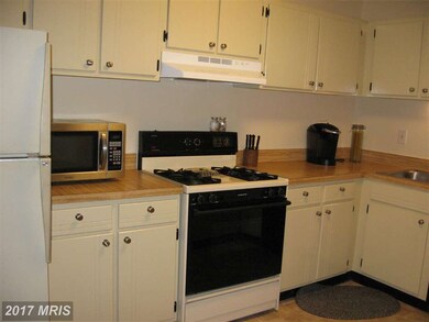 846 Quince Orchard Blvd unit T2, Gaithersburg, MD 20878 - photo 3