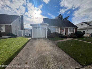 Welcome to 40 Lander Ave!