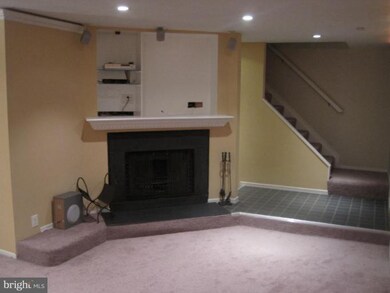 18201 Chalet Dr unit 11112, Germantown, MD 20874 - photo 5