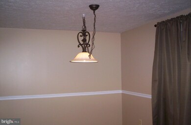 9014 Old Scaggsville Rd, Laurel, MD 20723 - photo 6