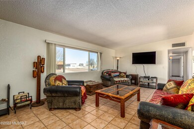 651 E Apache Circle