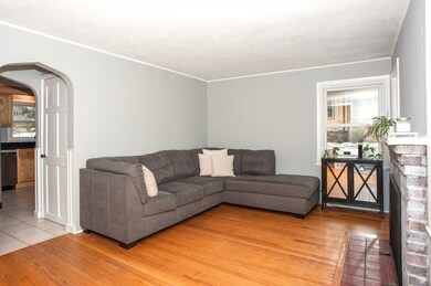 34 Ivernia Rd, Worcester, MA 01606 - photo 4