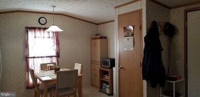 1247 Broadway Ave, Reading, PA 19606 - photo 5