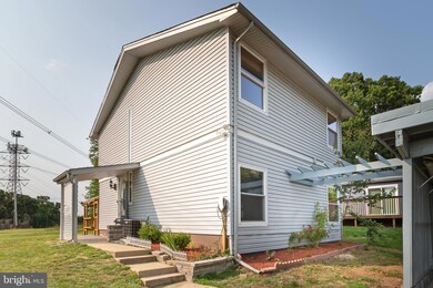 12718 Colby Dr, Woodbridge, VA 22192 - photo 4