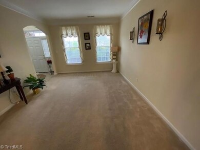 307 Jamestown Oaks Dr, Jamestown, NC 27282 - photo 3