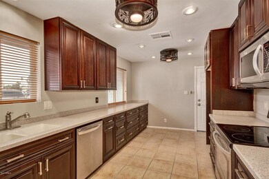 8525 N 33rd Dr1  (3)