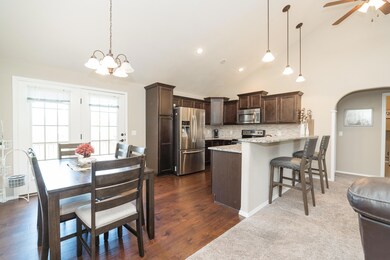 1104 E Fieldstone Dr-7