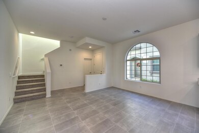 004_Living Room