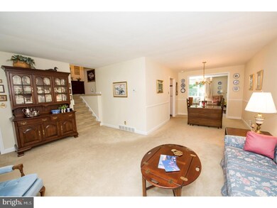 985 Carlin Dr, Southampton, PA 18966 - photo 2