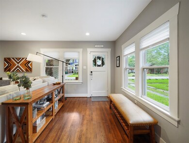 719 E 18th St, Houston, TX 77008 - photo 4