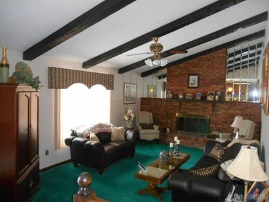 985 Thomas Fox Dr E, North Tonawanda, NY 14120 - photo 5