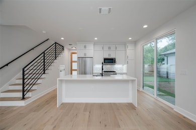 1406 E 2nd St unit 2, Austin, TX 78702 - photo 3