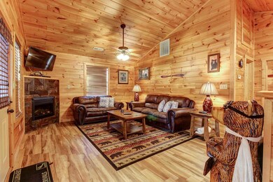 938 Mcmakin Dr, Pigeon Forge, TN 37863 - photo 2