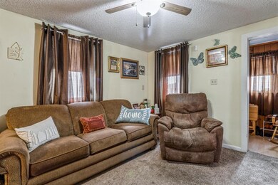 2314 Lyon St, Des Moines, IA 50317 - photo 4