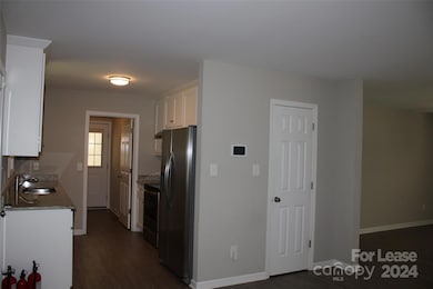 565 Hoyle St, Lincolnton, NC 28092 - photo 5