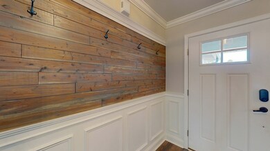 Foyer Out