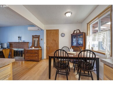 Living Room/Dining Room