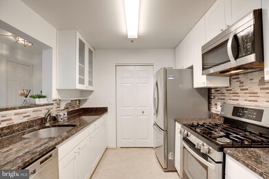 14184 Cuddy Loop unit 204, Woodbridge, VA 22193 - photo 5