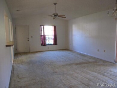LIVING ROOM (2)