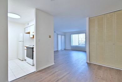 6177 Knoll Wood Rd unit 102, Willowbrook, IL 60527 - photo 7