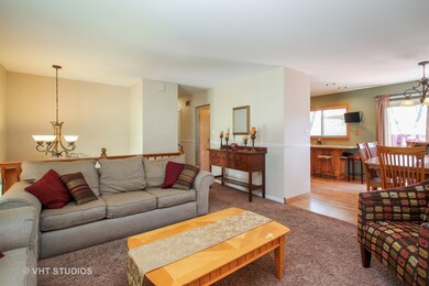 3803 Holly Ln, Rolling Meadows, IL 60008 - photo 4