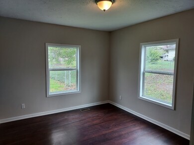 501 Lewis Ave, Shelbyville, TN 37160 - photo 6