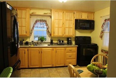 15 Clive St, Worcester, MA 01603 - photo 2