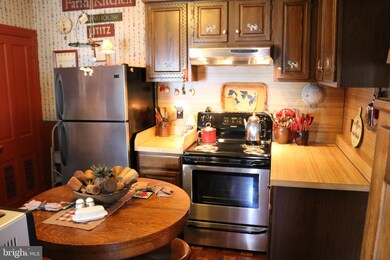 1032 E Schuylkill Rd, Pottstown, PA 19465 - photo 4