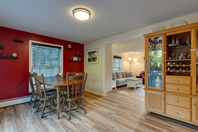 Nice open layout to living room