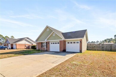 106 Hawthorn Dr, Raeford, NC 28376 - photo 2