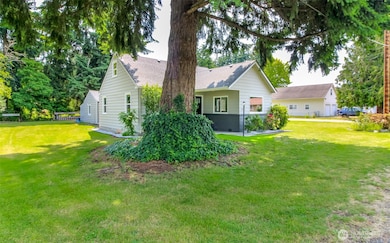 318 Mill Ave SE, Orting, WA 98360 - photo 5