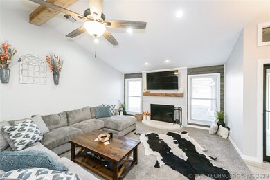 1017 E 12th St, Cushing, OK 74023 - photo 6